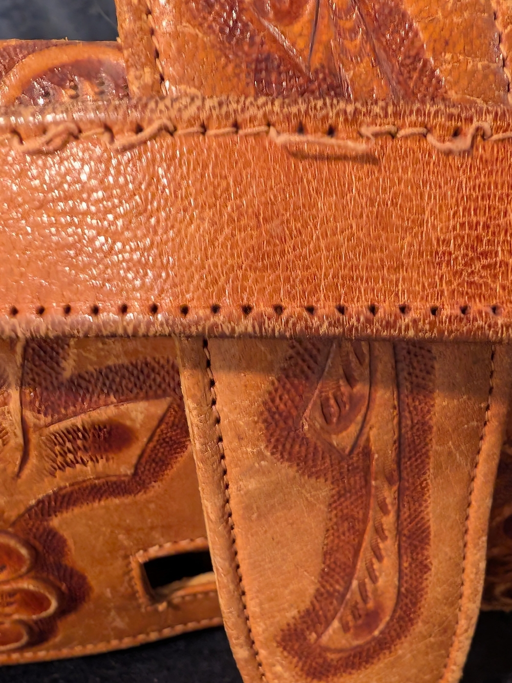 Handcrafted Vintage Tooled Leather Shoulder Bag - Flores' Bags - Picture 16 of 17